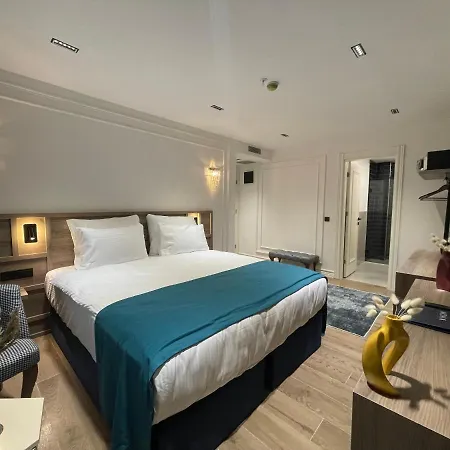 Mona Bosphorus 4*