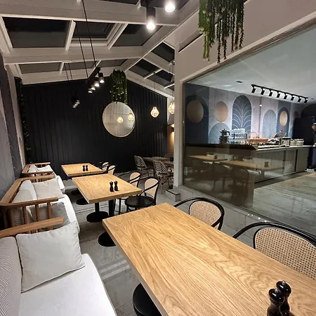 Mona Bosphorus 酒店