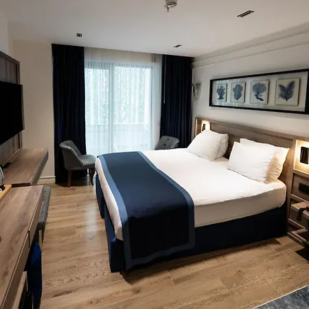 Mona Bosphorus Hotell 4*