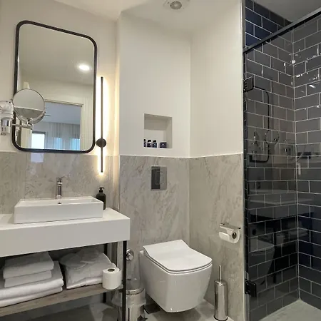 Mona Bosphorus ホテル