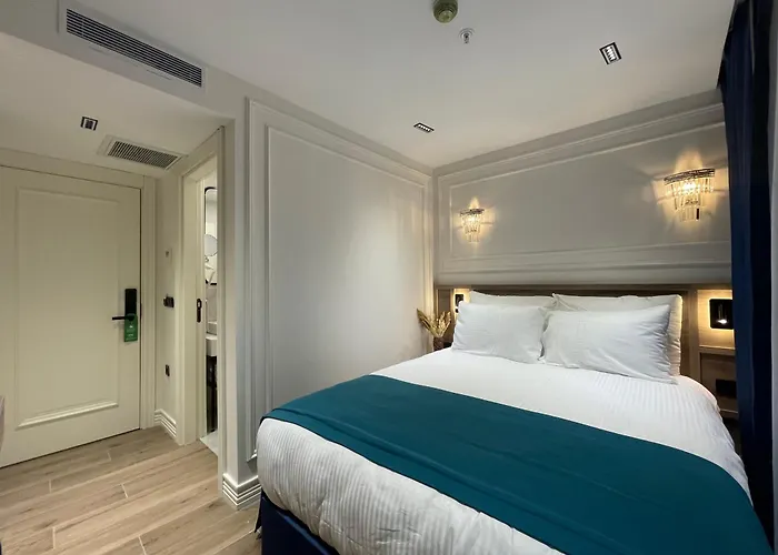 Mona Bosphorus Hotel 4*