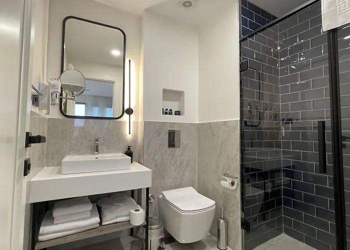 Mona Bosphorus 酒店