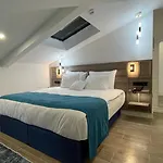 Mona Bosphorus Szálloda 4*