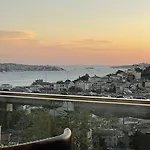 Mona Bosphorus Szálloda 4*