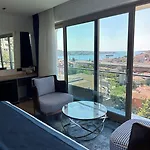 Mona Bosphorus Szálloda 4*